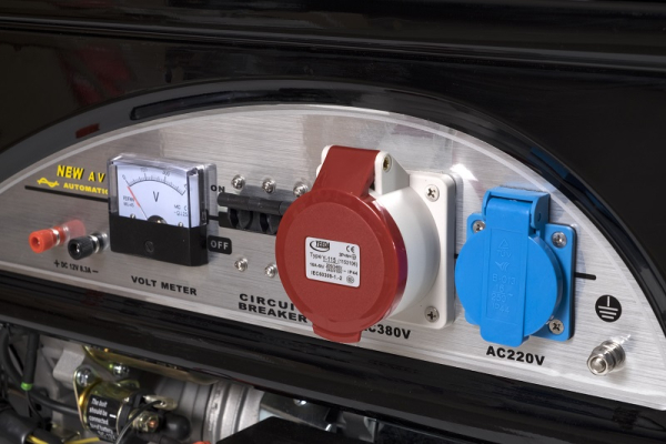 Бензиновый генератор Lifan 6 GF2-3 (LF7000-3) на колесах фото