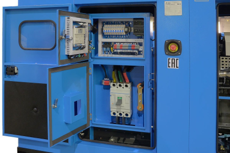 Дизельный генератор ТСС ЭД-150-Т400 в шумозащитном кожухе на прицепе Дизельный генератор ТСС ЭД-150-Т400 в шумозащитном кожухе на прицепе фото